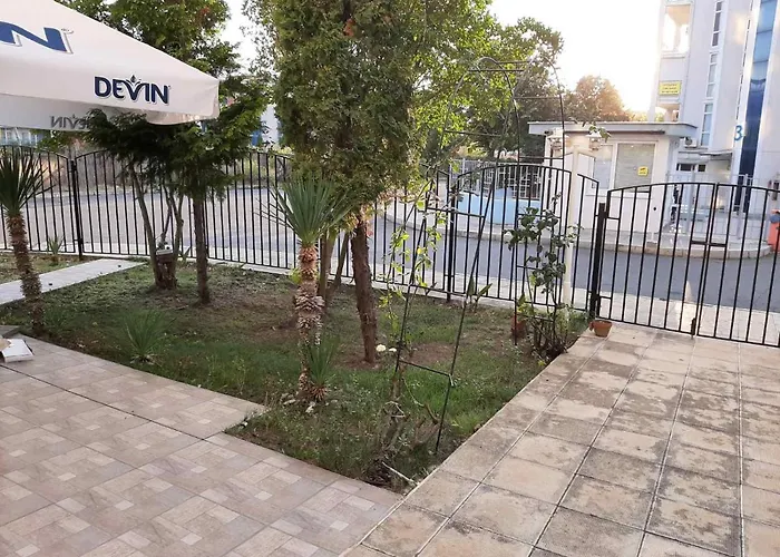 Azuro Sunny סאני ביץ'