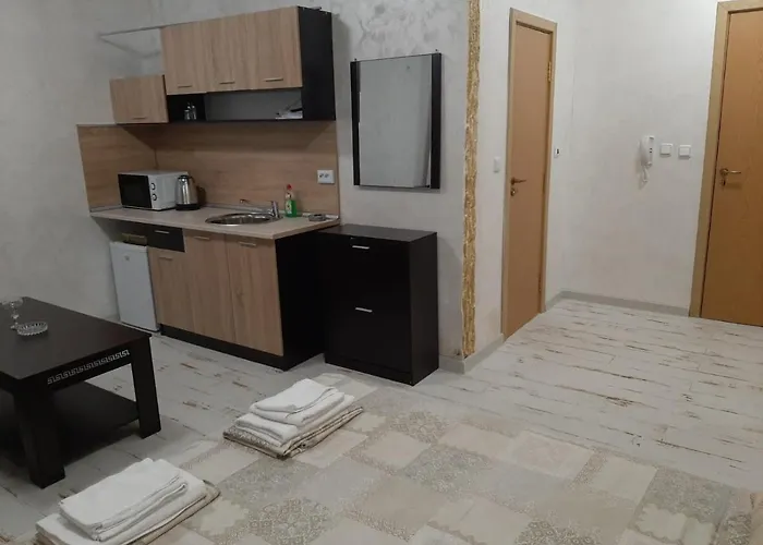 Azuro Sunny 3* סאני ביץ'