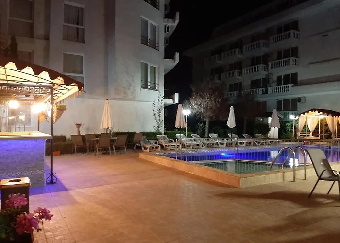 Azuro Sunny 3* סאני ביץ'