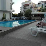 Azuro Sunny Apartment 3*