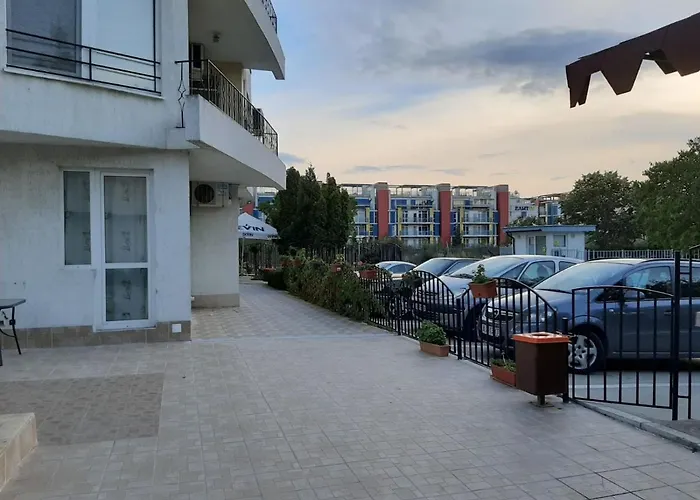 Azuro Sunny 3* Sunny Beach