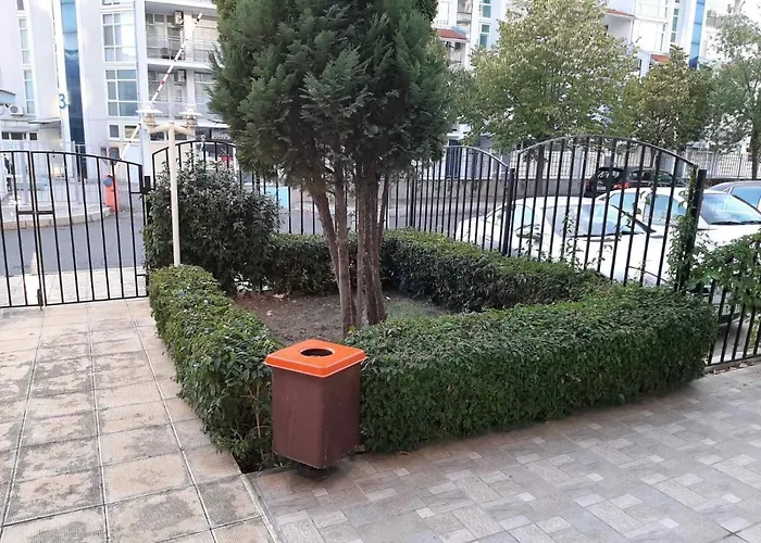 Azuro Sunny Apartment 3*