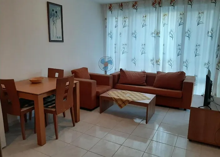 Azuro Sunny Apartamento 3*