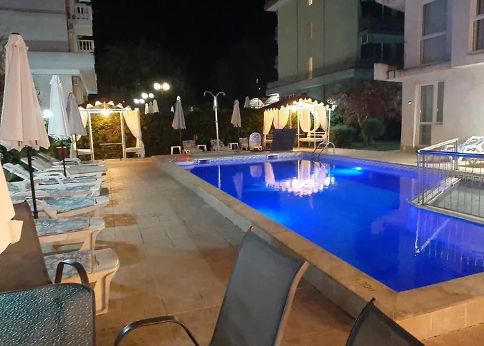 Azuro Sunny Apartamento 3*